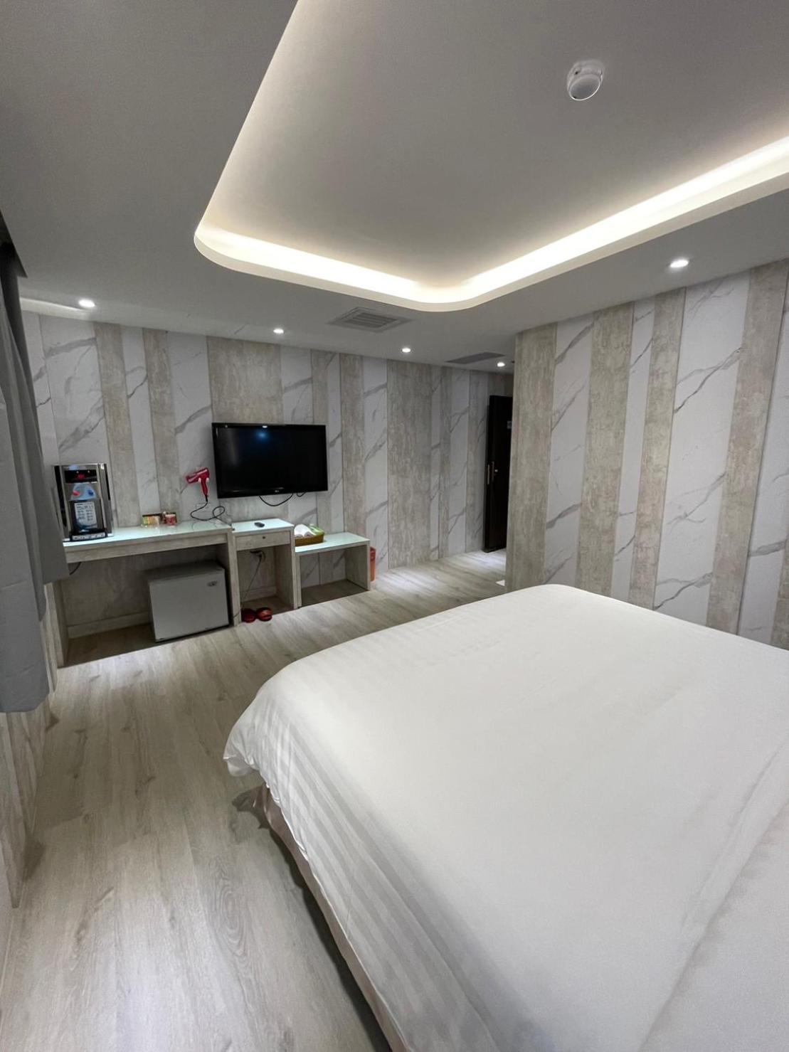 เบนซ์ โฮเต็ล Hotel จงลี่ ภายนอก รูปภาพ